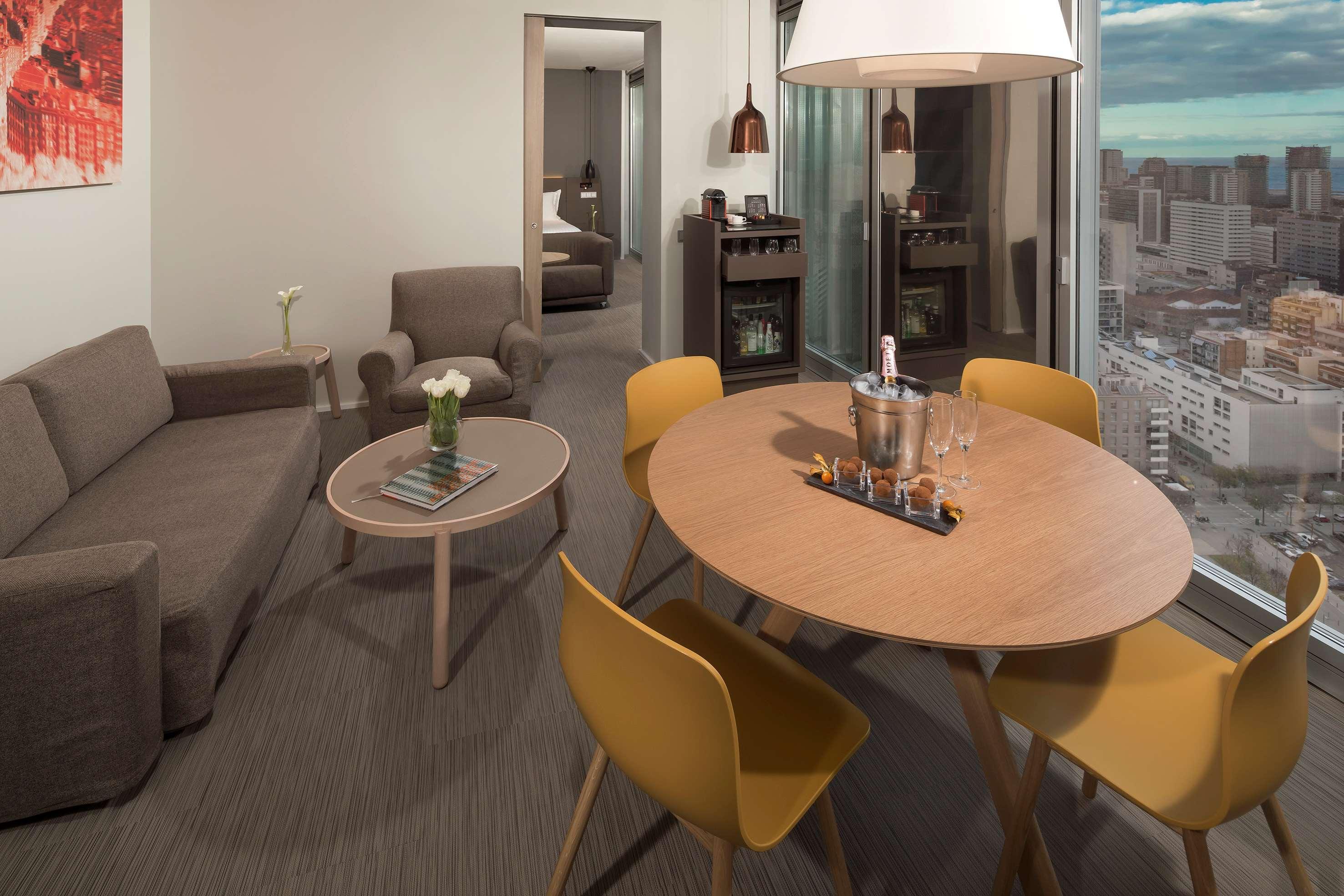 Melia Barcelona Sky 4* Sup Hotel Exterior photo