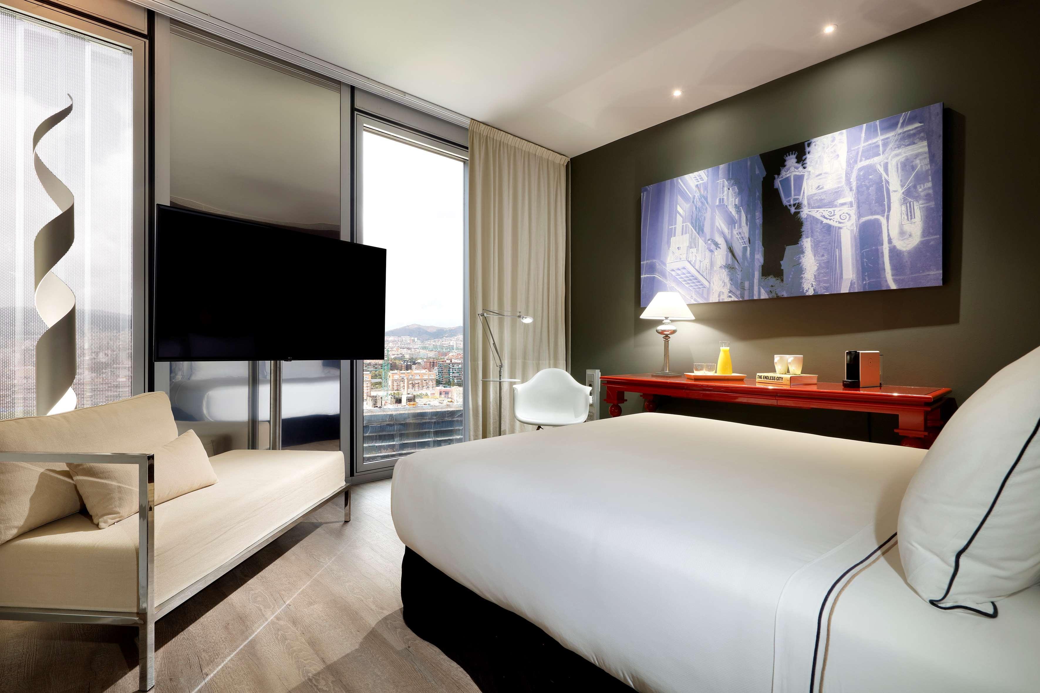 Melia Barcelona Sky 4* Sup Hotel Exterior photo