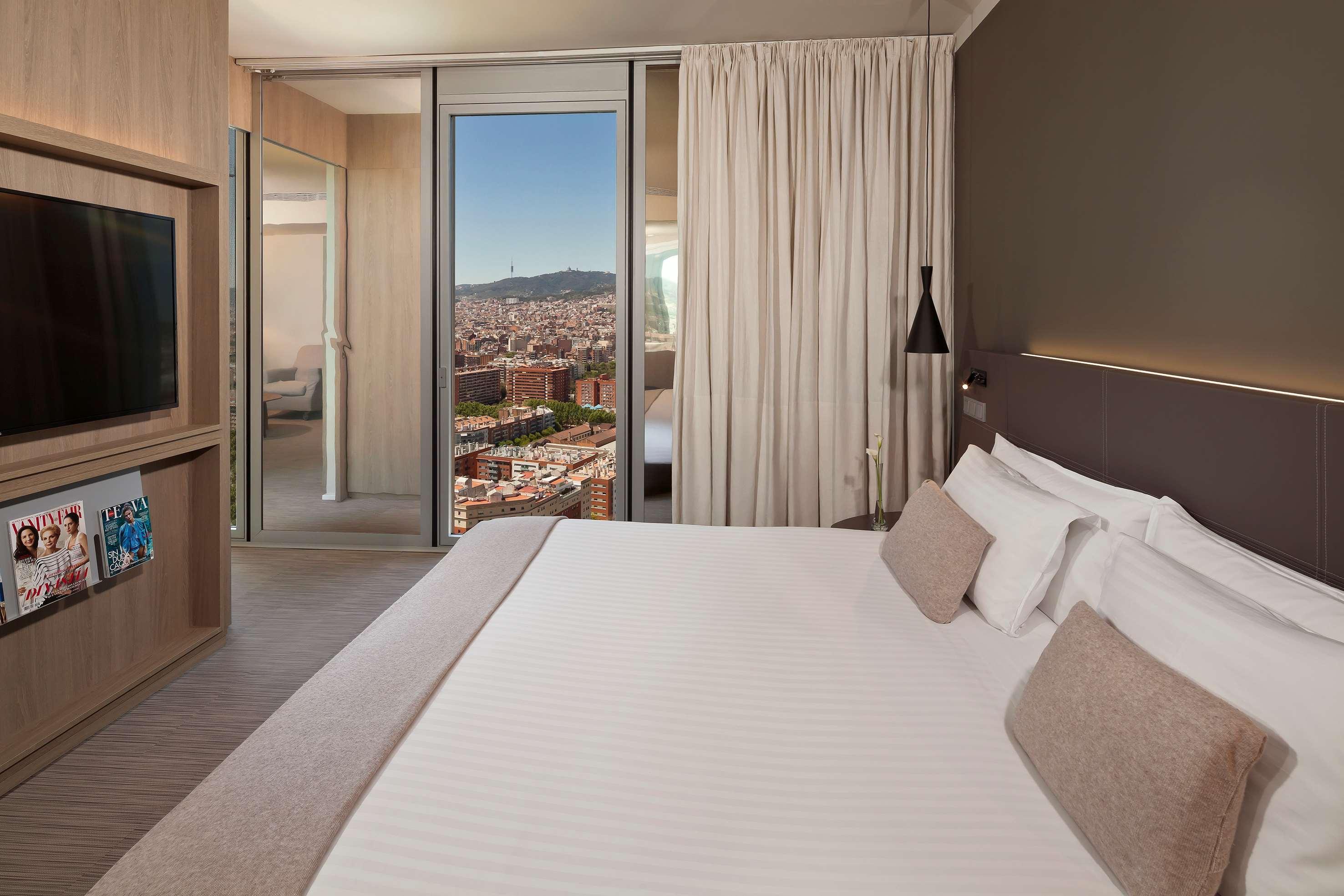 Melia Barcelona Sky 4* Sup Hotel Exterior photo