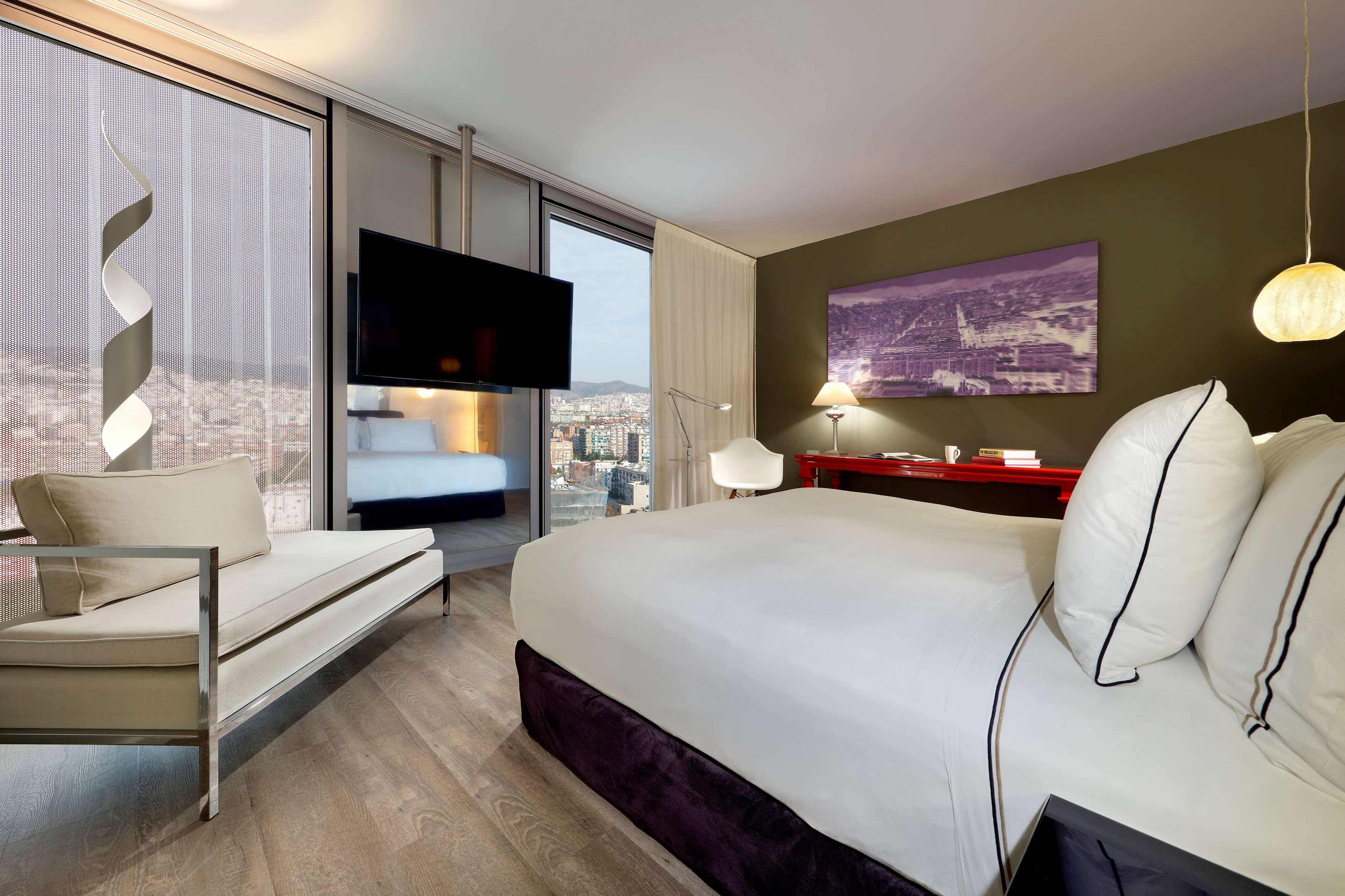 Melia Barcelona Sky 4* Sup Hotel Exterior photo