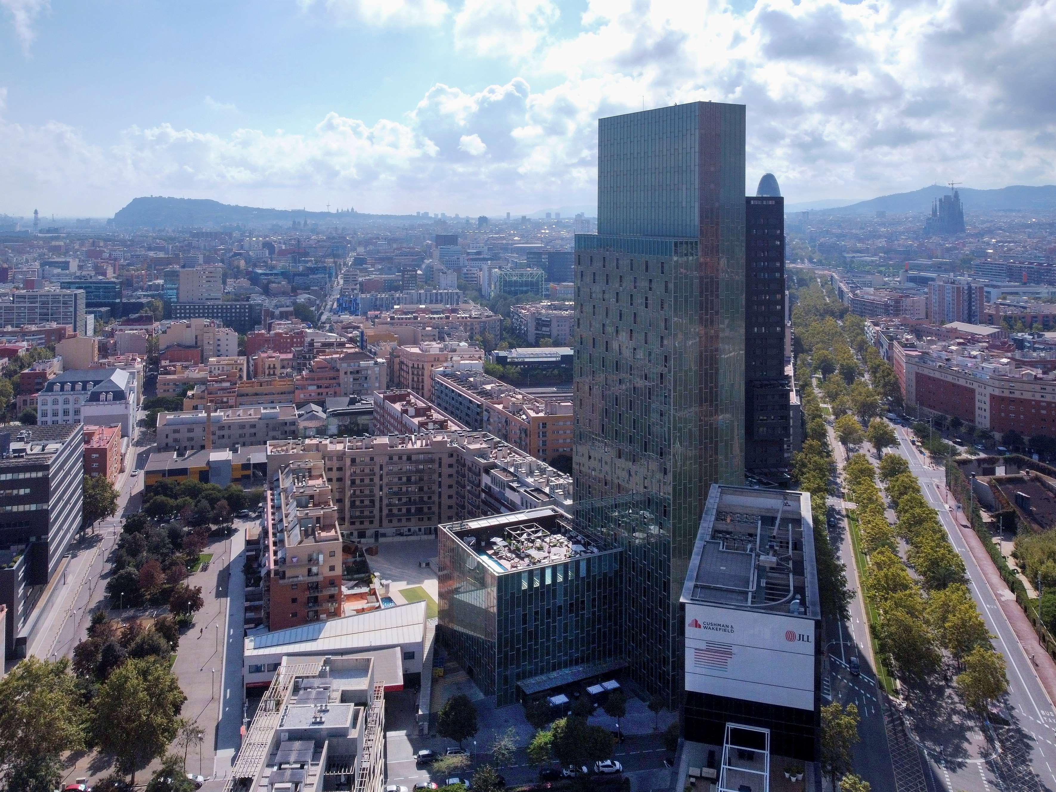 Melia Barcelona Sky 4* Sup Hotel Exterior photo